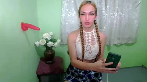 Snapshot of kween_romance chatting on February 11, 9:14 pm Kween online show from February 11, 9:14 pm