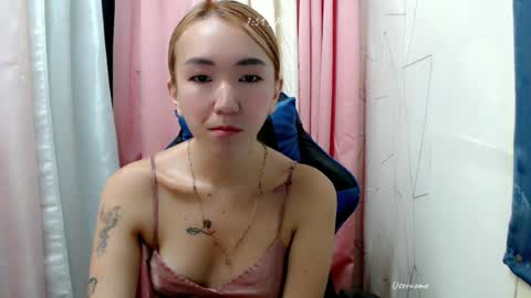Snapshot of kweenie1026 chatting on July 4, 2:51 am kweenie1026 online show from July 4, 2:51 am