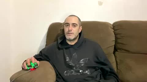 Snapshot of kyle67527 chatting on January 7, 2:10 am kyle67527 online show from January 7, 2:10 am