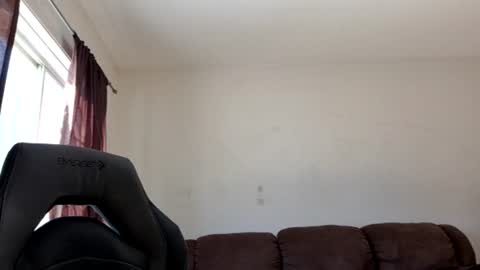 Snapshot of kyle67527 chatting on October 3, 2:25 pm kyle67527 online show from October 3, 2:25 pm