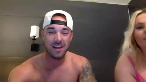 kylealyssa97 online show from October 27, 2:04 am