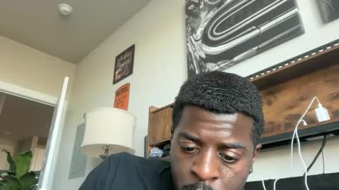 Snapshot of kylekickstand chatting on November 22, 9:03 pm Kyle Kickstand online show from November 22, 9:03 pm