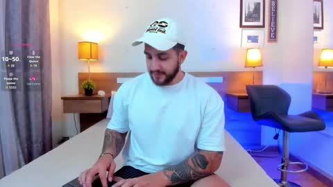 kylenorth_ online show from September 19, 11:33 am