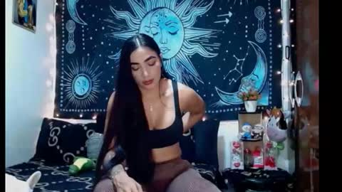 kylie online show from May 27, 9:23 pm