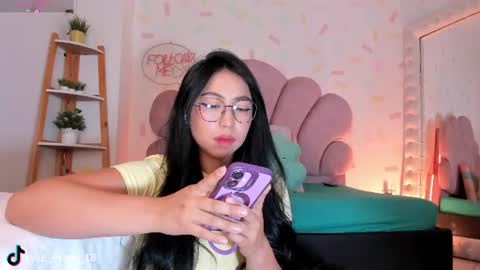 Kylie online show from July 23, 9:24 pm