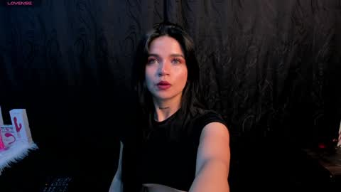 Snapshot of kylie_foxx1 chatting on December 22, 2:17 am submissive demon Please help me to reach 500 thumbs up online show from December 22, 2:17 am