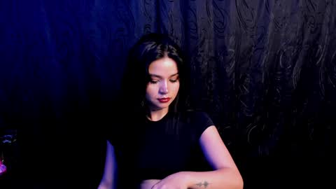 Snapshot of kylie_foxx1 chatting on February 4, 1:23 am submissive demon Please help me to reach 500 thumbs up online show from February 4, 1:23 am