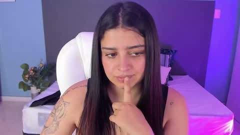 Snapshot of kylie_reyes chatting on February 15, 7:50 pm Kylie Reyes online show from February 15, 7:50 pm