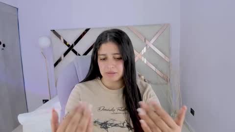 Snapshot of kylie_reyes chatting on November 28, 7:27 pm Kylie Reyes online show from November 28, 7:27 pm