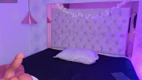  Kylie  online show from February 15, 1:52 pm