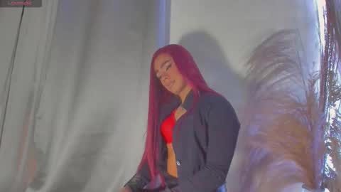 Snapshot of kylie_sweetcock chatting on March 19, 2:37 am kylie_sweetcock online show from March 19, 2:37 am