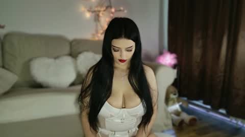 kylieelise online show from June 26, 4:50 am