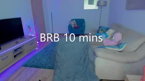 Snapshot of kylieety chatting on February 14, 10:28 am KYLIE online show from February 14, 10:28 am