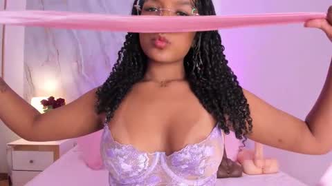 Snapshot of kyliegomez chatting on December 2, 8:37 pm Kylie online show from December 2, 8:37 pm