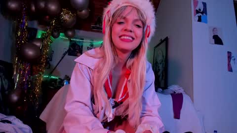 Snapshot of kyliekandy chatting on February 2, 12:19 am online show from February 2, 12:19 am