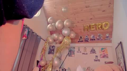 Snapshot of kyliekandy chatting on February 12, 12:01 pm online show from February 12, 12:01 pm