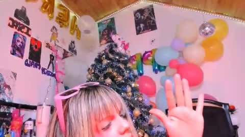 Snapshot of kyliekandy chatting on November 30, 12:58 am online show from November 30, 12:58 am