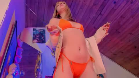 Snapshot of kyliekandy chatting on February 17, 12:18 am online show from February 17, 12:18 am