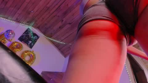 Snapshot of kyliekandy chatting on March 25, 11:55 pm online show from March 25, 11:55 pm