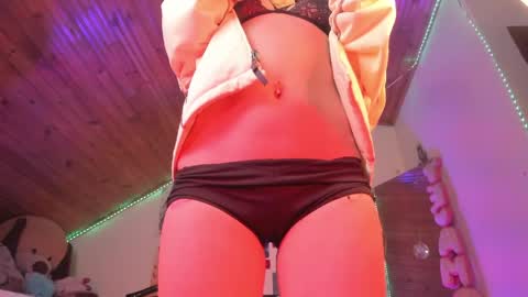 Snapshot of kyliekandy chatting on April 8, 12:21 am online show from April 8, 12:21 am