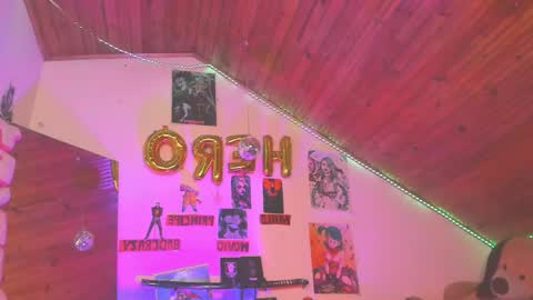 Snapshot of kyliekandy chatting on April 22, 9:27 pm online show from April 22, 9:27 pm
