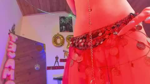 Snapshot of kyliekandy chatting on April 25, 11:24 pm online show from April 25, 11:24 pm