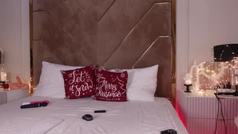 Snapshot of kylievee chatting on December 29, 3:03 pm Kylie online show from December 29, 3:03 pm