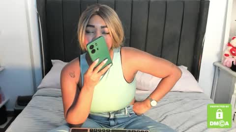 Snapshot of kyliewhiteboobs chatting on February 23, 8:28 pm kylie white boobs online show from February 23, 8:28 pm