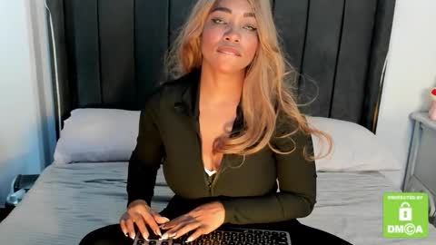 Snapshot of kyliewhiteboobs chatting on March 3, 6:58 pm kylie white boobs online show from March 3, 6:58 pm