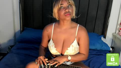 Snapshot of kyliewhiteboobs chatting on April 9, 10:59 pm kylie white boobs online show from April 9, 10:59 pm