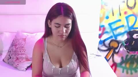 Snapshot of kyliiebaker chatting on January 11, 4:59 am Kylie online show from January 11, 4:59 am