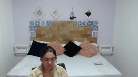 Snapshot of kyliiebaker chatting on January 18, 5:10 am Kylie online show from January 18, 5:10 am