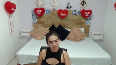 Snapshot of kyliiebaker chatting on February 16, 11:59 am Kylie online show from February 16, 11:59 am