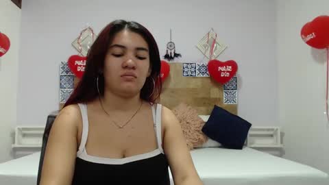 Snapshot of kyliiebaker chatting on February 26, 11:20 am Kylie online show from February 26, 11:20 am