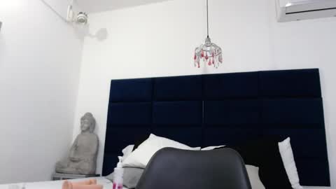 Snapshot of kyliiebaker chatting on March 8, 8:33 am Kylie online show from March 8, 8:33 am