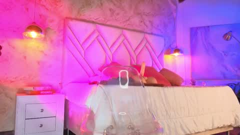 Snapshot of kylle_2050 chatting on December 3, 11:19 am Kyle online show from December 3, 11:19 am