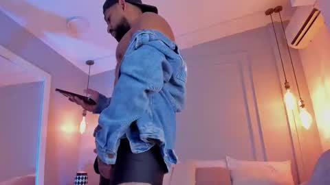 Kylliam Levis online show from February 11, 8:47 pm