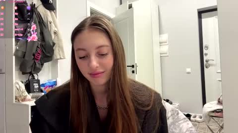 Snapshot of kymberlyrosenlof chatting on June 1, 2:13 am Selena online show from June 1, 2:13 am