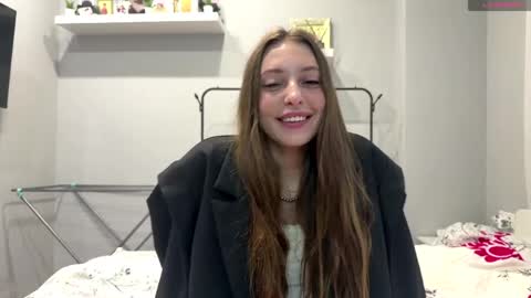 Snapshot of kymberlyrosenlof chatting on June 9, 2:23 am Selena online show from June 9, 2:23 am