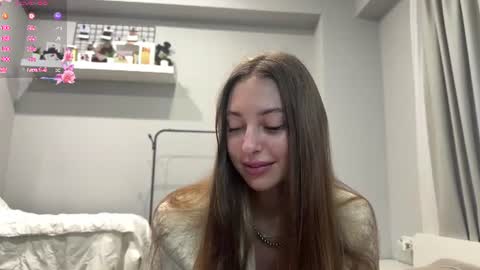 Snapshot of kymberlyrosenlof chatting on June 16, 2:25 am Selena online show from June 16, 2:25 am
