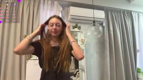 Snapshot of kymberlyrosenlof chatting on July 8, 2:16 am Selena online show from July 8, 2:16 am