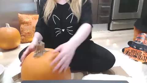 Snapshot of kymchi chatting on November 2, 11:07 pm Check Out My NSFW OnlyFans Link On Bio online show from November 2, 11:07 pm