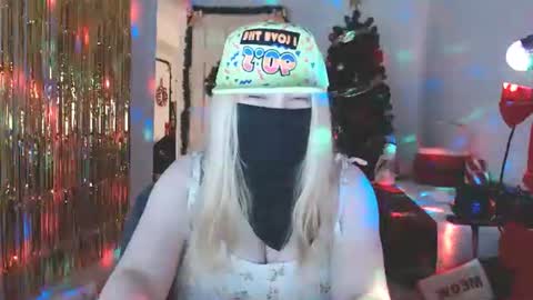 Snapshot of kymchi chatting on January 8, 10:39 am Check Out My NSFW OnlyFans Link On Bio online show from January 8, 10:39 am