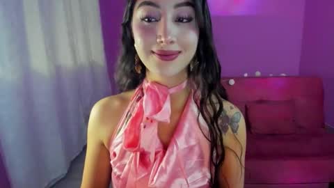 Snapshot of kymgiraldo8 chatting on November 30, 8:51 am Kym Giraldo online show from November 30, 8:51 am
