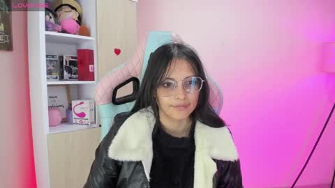 Snapshot of kyomi_chang chatting on February 5, 12:27 pm Kyomi online show from February 5, 12:27 pm