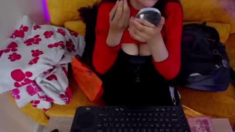 Kyomi online show from May 14, 1:51 pm