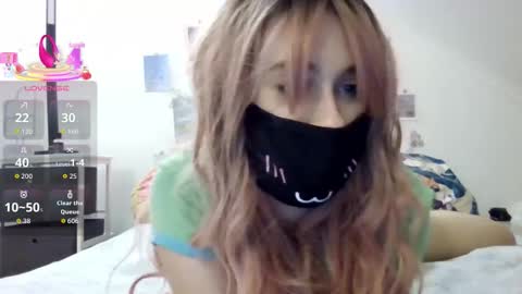 Snapshot of kyrawildofficial chatting on September 21, 7:37 pm Kyra Wild online show from September 21, 7:37 pm