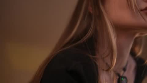 Kyssa online show from July 13, 6:33 pm
