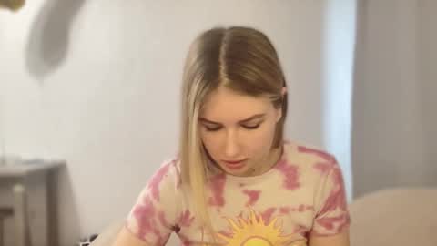 Snapshot of kyttilovelly chatting on March 4, 8:31 am Amanda online show from March 4, 8:31 am