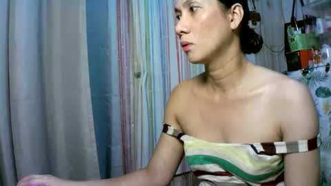 Snapshot of kyutshyne chatting on February 19, 4:55 am kyutshyne online show from February 19, 4:55 am